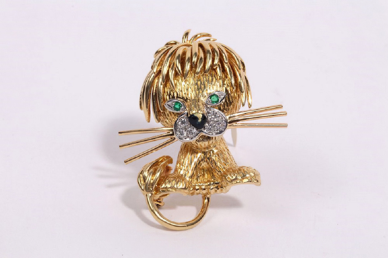 Broche Petit Lion CARVEN – Métal Doré Émaillé Et Strass, Non Marquée